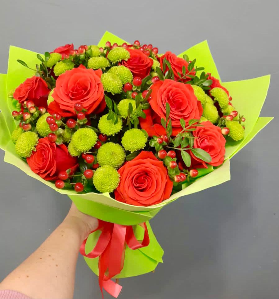 Букет цветов из: Хризантемы и Розы в Азнакаево