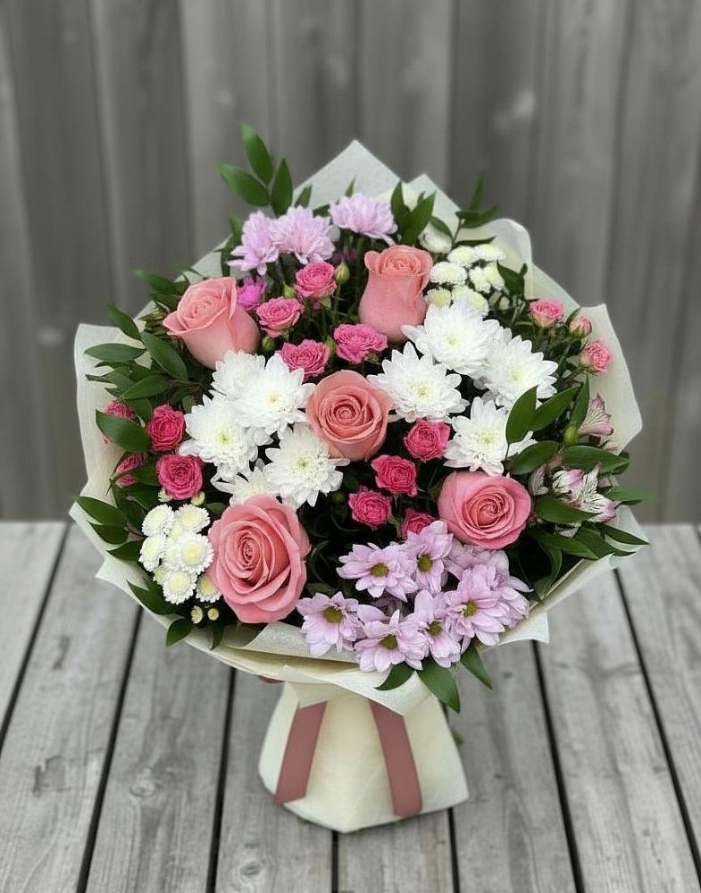 Букет цветов из: Альстромерии, Гвоздики, Розы и Хризантемы в Азнакаево