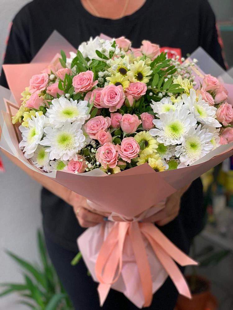 Букет цветов из: Розы и Хризантемы в Азнакаево