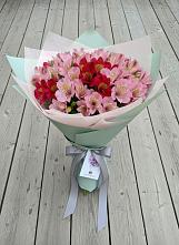 Букет цветов из:  Альстромерии в Азнакаево