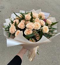 Букет Кремовые розы Латте в Азнакаево