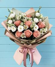 Букет цветов из:  Розы, Альстромерии и Лизиантусы в Азнакаево