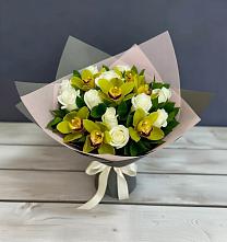 Букет цветов из:  Орхидеи и Розы в Азнакаево