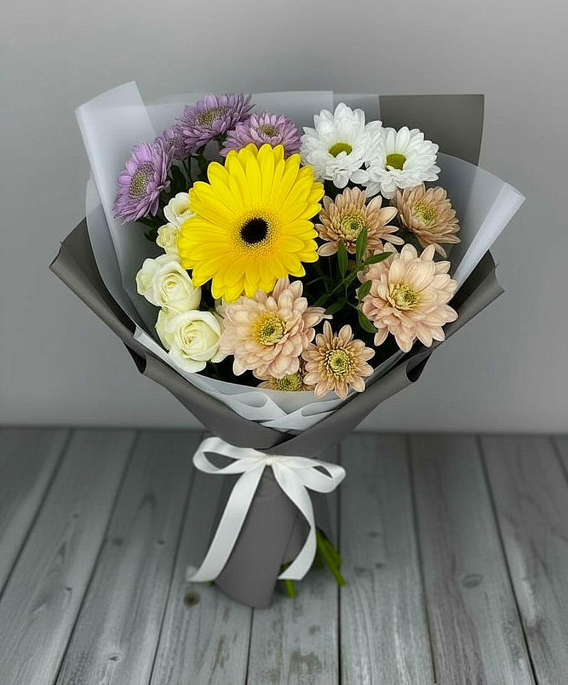 Букет цветов из: Розы, Герберы и Хризантемы в Азнакаево