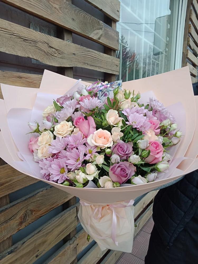 Букет цветов из: Розы и Хризантемы в Азнакаево