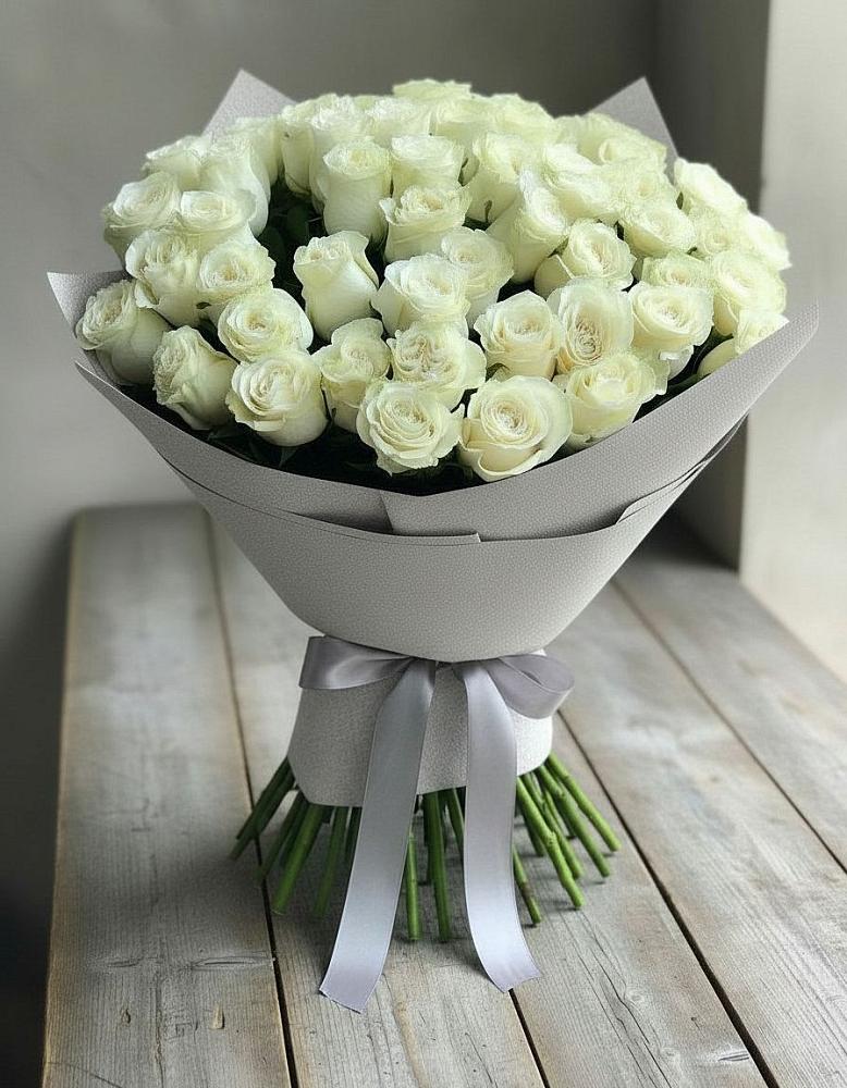 Букет 35 Белых роз в Азнакаево