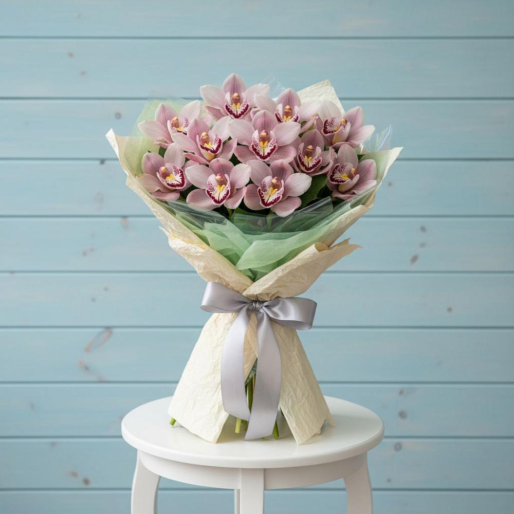 Букет цветов из: Орхидеи и Розы в Азнакаево