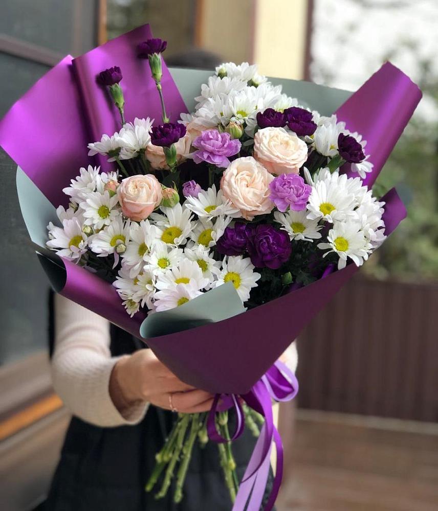 Букет цветов из: Хризантемы, Гвоздики и Розы в Азнакаево