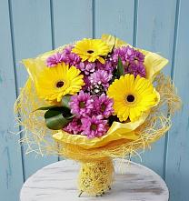 Букет цветов из:  Хризантемы и Герберы в Азнакаево