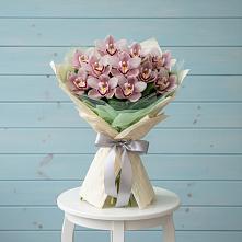 Букет цветов из:  Орхидеи и Розы #REPLACE_PRED# Азнакаево