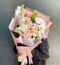 Букет цветов из:  Хризантемы и Розы в Азнакаево