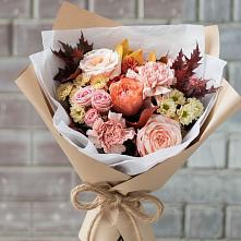 Букет цветов из:  Гвоздики, Хризантемы и Розы в Азнакаево