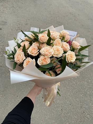 Букет Кремовые розы Латте в Азнакаево