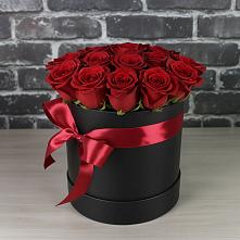 Цветочная композиция из Розы в шляпной коробке #REPLACE_PRED# Азнакаево