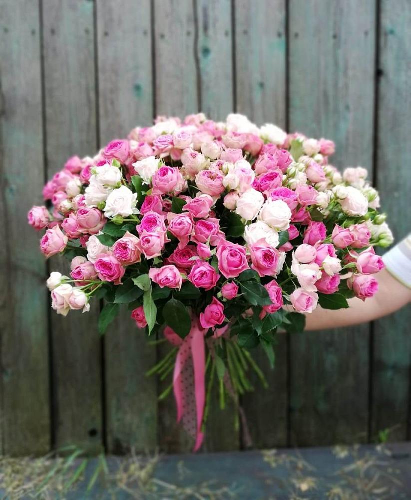 Букет Розовые кустовые розы Натали и Лав Лидия в Азнакаево