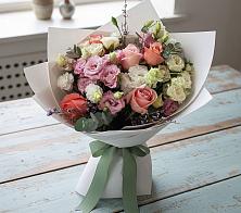 Букет цветов из:  Розы, Лизиантусы и Гвоздики в Азнакаево