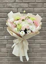 Букет цветов из:  Гвоздики, Розы, Лизиантусы и Хризантемы в Азнакаево