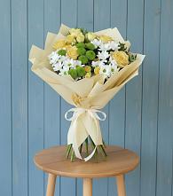 Букет цветов из:  Хризантемы и Розы в Азнакаево