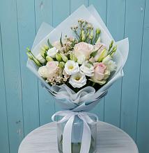 Букет цветов из:  Розы и Лизиантусы в Азнакаево