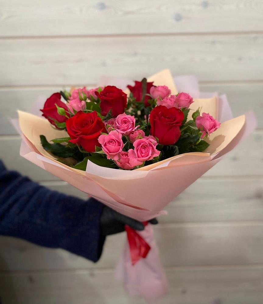 Букет цветов из: Розы в Азнакаево