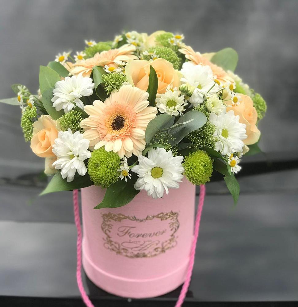 Цветочная композиция из Розы, Герберы и Хризантемы в шляпной коробке в Азнакаево