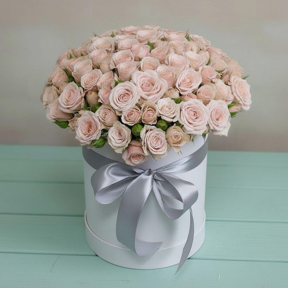 Цветочная композиция из Розы в шляпной коробке в Азнакаево