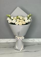 Букет цветов из:  Розы и Лизиантусы в Азнакаево